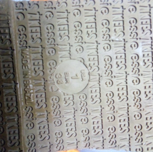 TKEES x Essie Orange Nail Polish Inspired Thong Sandals - Picture 7 of 8